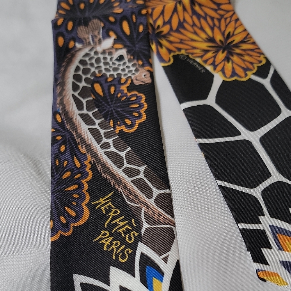 Hermes "The Three Graces" Black Patterned Silk Twilly Scarf - Picture 2 of 4